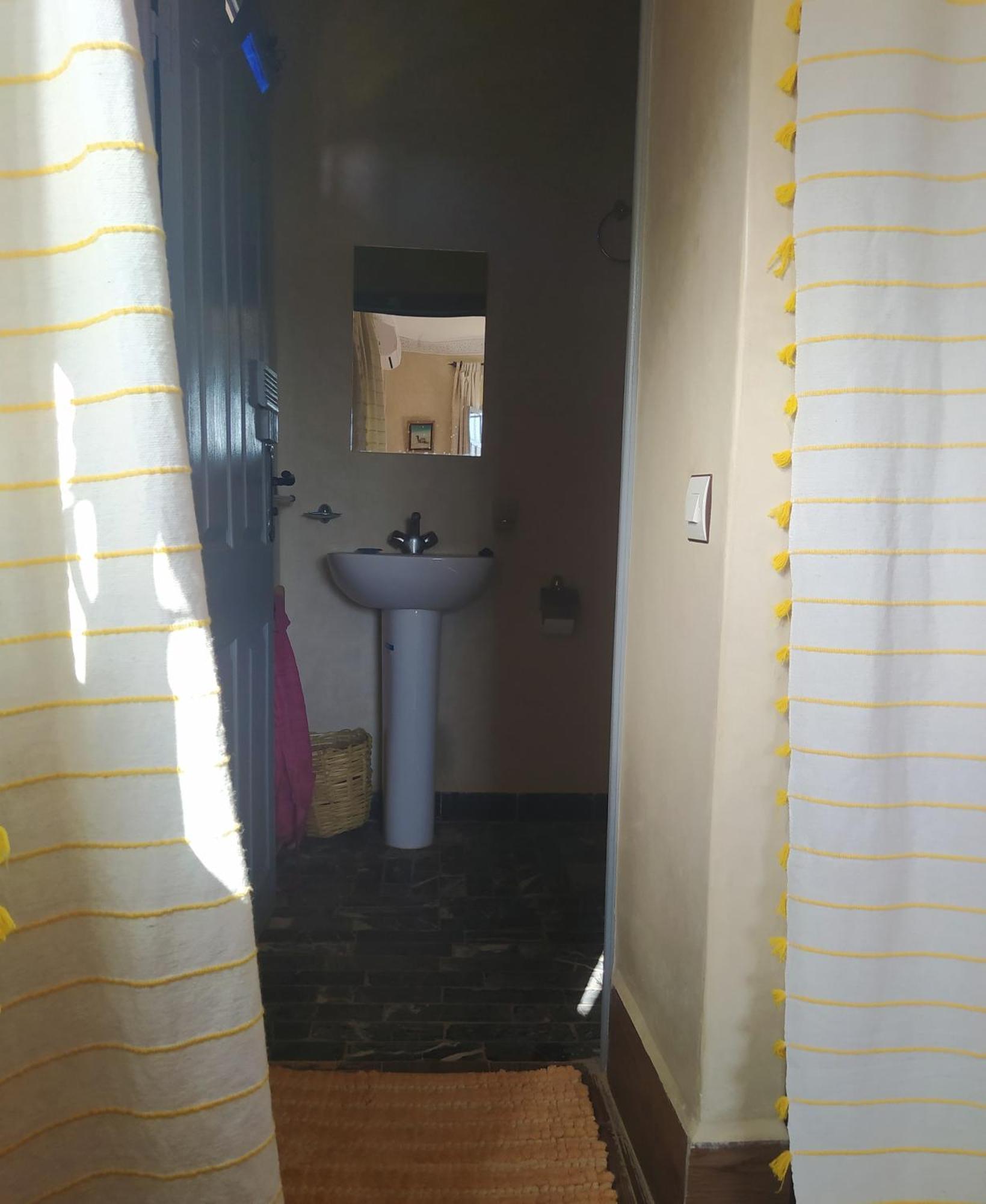 Le Petit Jardin Bed & Breakfast Demnat Oda fotoğraf